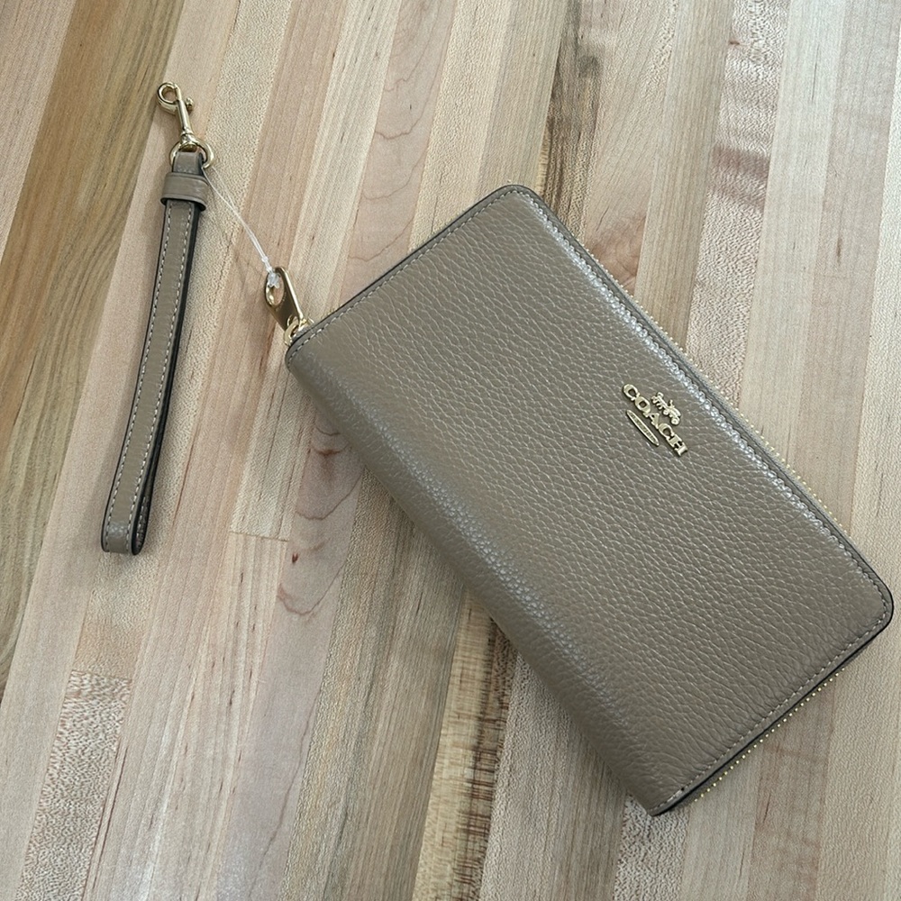COACH Wristlet NEW